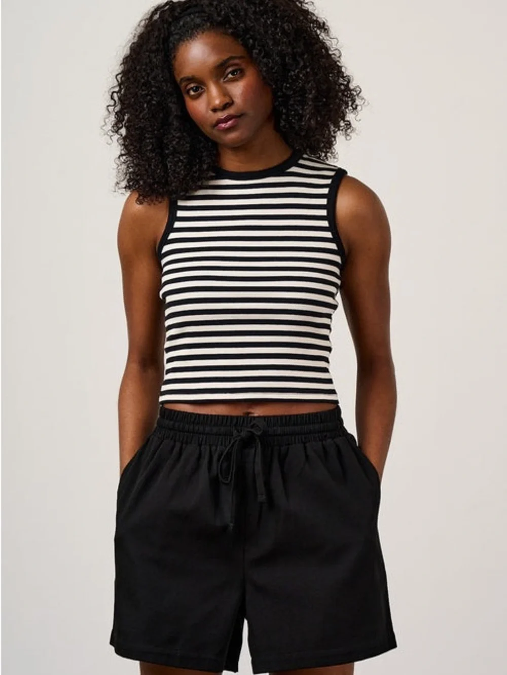 Lucy and Yak 100% organic Cotton Pull on Elastic Waist Shorts Black Sz Small